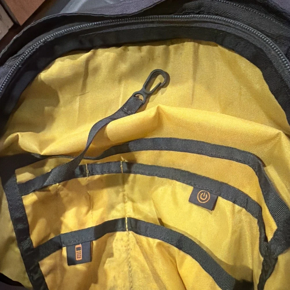 Vintage THE NORTH FACE Wasatch Backpack Gray Yellow